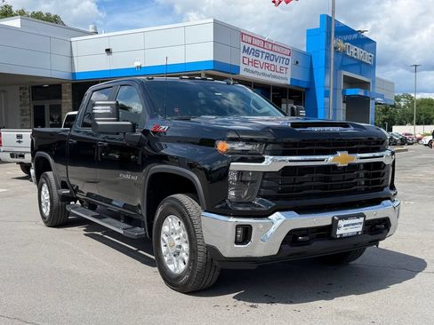 Used 2025 Chevrolet Silverado 2500 LT w/ All Star Edition AWD/4WD image 2