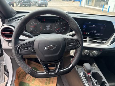 Used 2024 Chevrolet Trax RS w/ Driver Confidence Package FWD image 21
