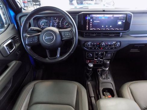 Certified 2024 Jeep Gladiator Mojave image 13