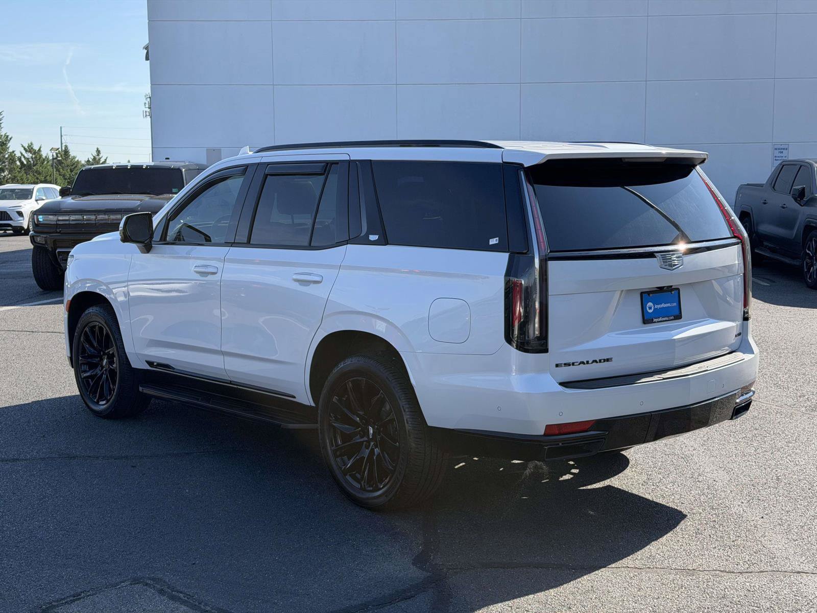 Used 2023 Cadillac Escalade Sport AWD/4WD image 3
