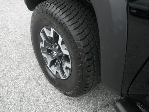 Used 2023 Toyota Tacoma TRD Off-Road image 13