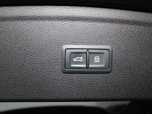 Used 2018 Audi Q5 2.0T Premium Plus w/ Premium Plus Package image 23