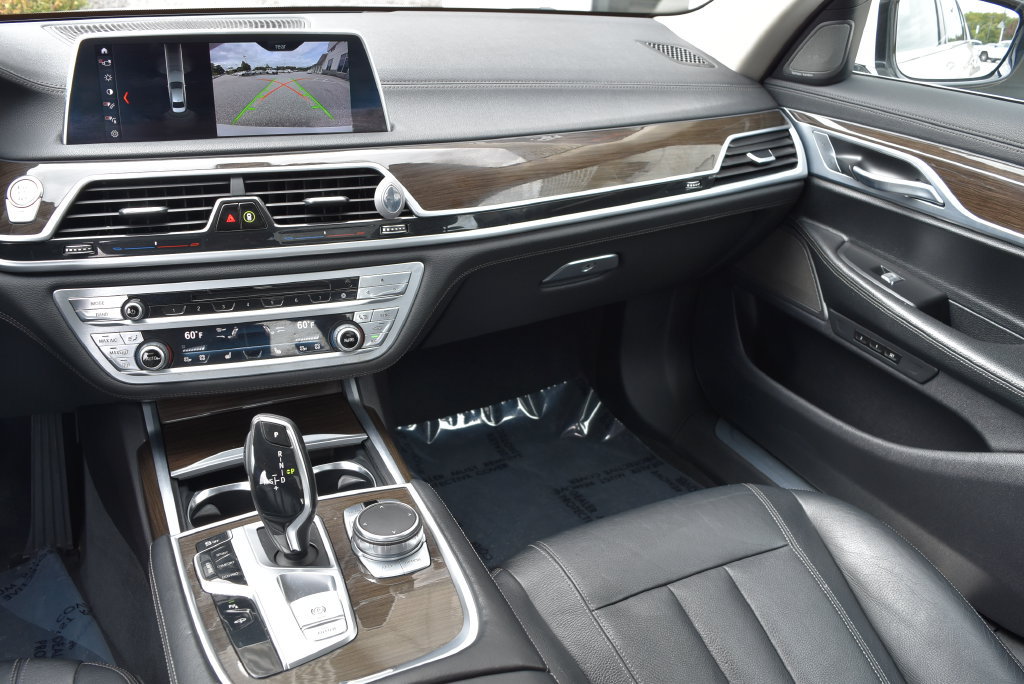 Used 2019 BMW 740i xDrive AWD/4WD image 13