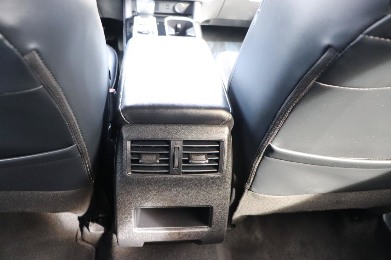 Used 2025 Mitsubishi Outlander SE FWD image 21