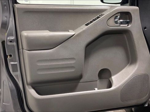 Used 2017 Nissan Frontier SV image 20