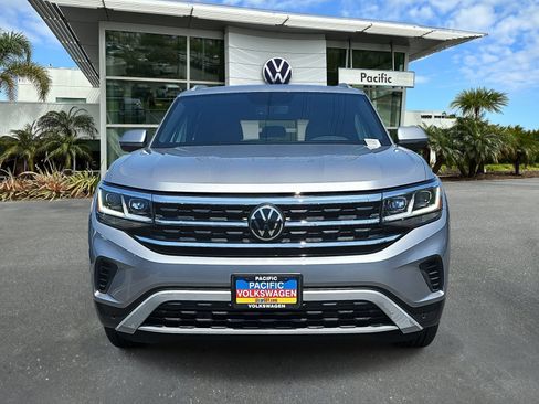 Used 2022 Volkswagen Atlas Cross Sport SE AWD/4WD image 2