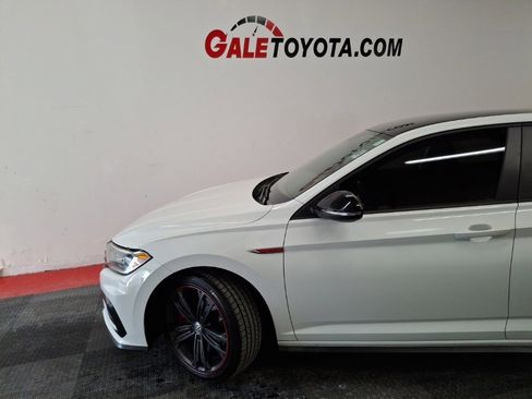 Used 2019 Volkswagen Jetta GLI image 4