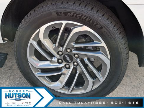 New 2025 Lincoln Navigator Reserve image 9