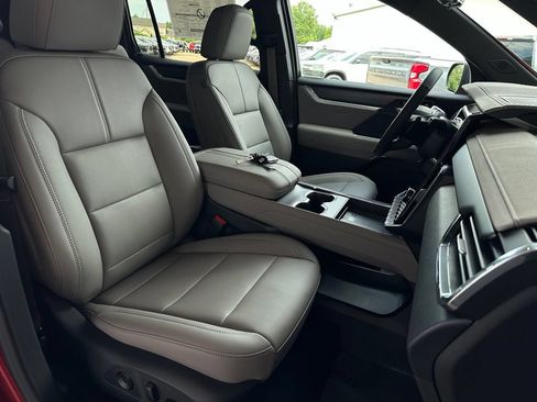 New 2026 GMC Acadia Elevation w/ Black Edition FWD image 17