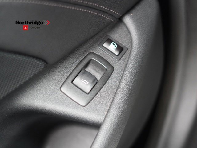 Used 2021 BMW 530e w/ M Sport Package RWD image 40