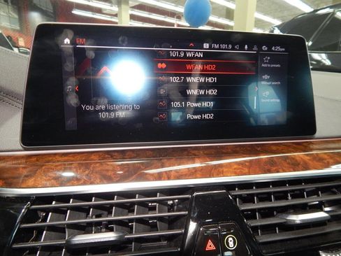 Used 2020 BMW 540i xDrive w/ M Sport Package image 25