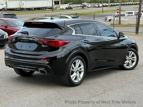 Used 2017 INFINITI QX30 w/ Cargo Package FWD image 8