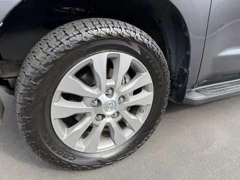 Used 2011 Toyota Sequoia Limited image 29