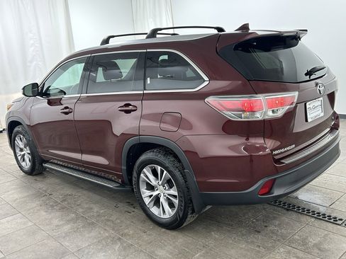 Used 2015 Toyota Highlander XLE image 3