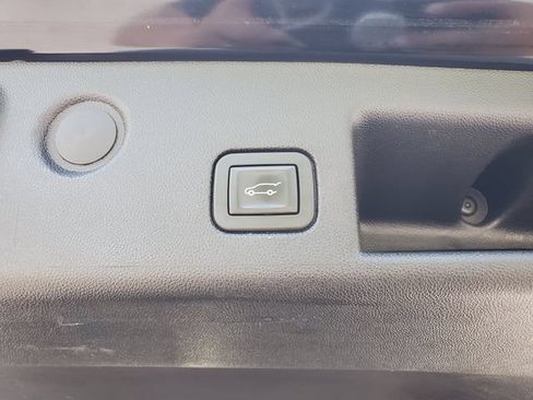 Used 2019 Chevrolet Equinox LT FWD image 9