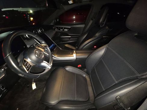 Used 2022 Mercedes-Benz C 300 4MATIC Sedan image 3