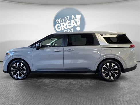 Certified 2024 Kia Carnival EX image 7