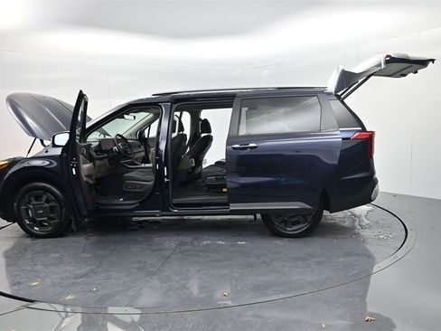 New 2026 Kia Carnival EX image 58