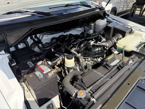 Used 2021 Nissan NV 2500 SV RWD image 24