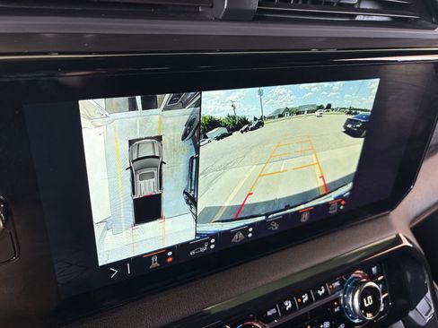 Used 2024 GMC Sierra 1500 AT4 w/ Technology Package AWD/4WD image 25