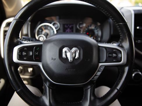 Used 2020 RAM 1500 Big Horn AWD/4WD image 12