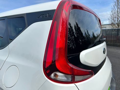 Used 2021 Kia Soul S FWD image 36