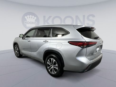 Used 2023 Toyota Highlander XLE FWD image 8