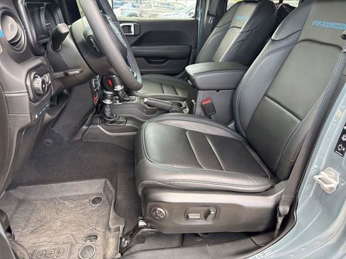 Used 2025 Jeep Wrangler Unlimited Rubicon 4xe AWD/4WD image 16