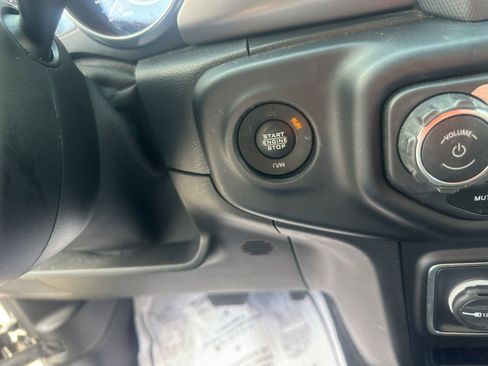 Used 2021 Jeep Wrangler Unlimited Sport S image 31