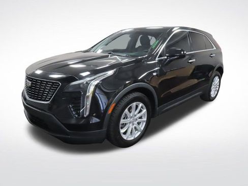 Certified 2023 Cadillac XT4 Luxury w/ Cold Weather Package image 1