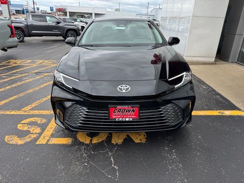 New 2026 Toyota Camry XLE FWD image 3