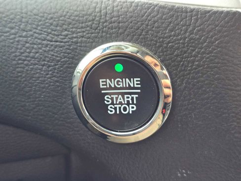 Used 2022 Ford Edge SEL image 35