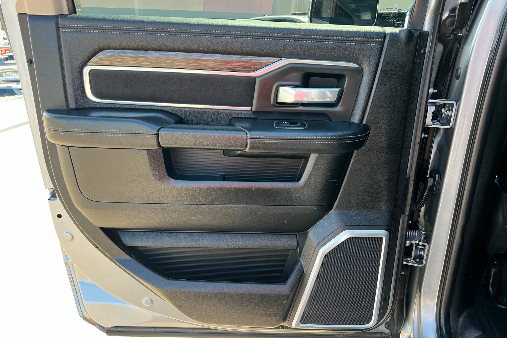 Used 2020 RAM 2500 Laramie AWD/4WD image 18