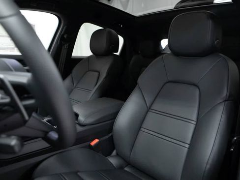 Certified 2026 Porsche Cayenne Coupe AWD/4WD image 5