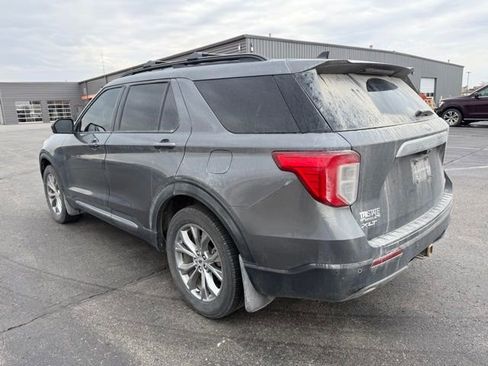 Used 2021 Ford Explorer XLT w/ Equipment Group 202A image 6