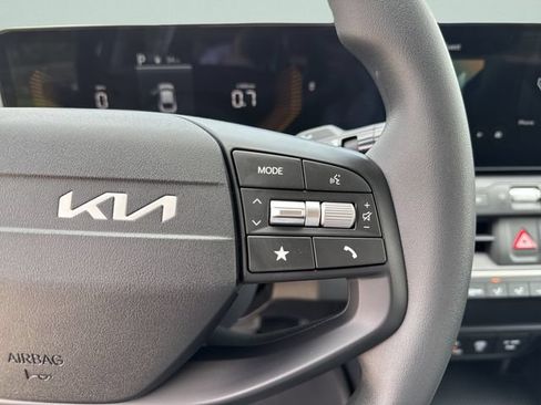 New 2026 Kia K4 FWD image 30