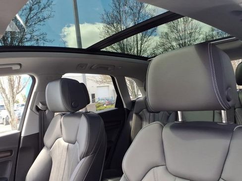 Used 2025 Audi Q5 e Premium Plus image 22