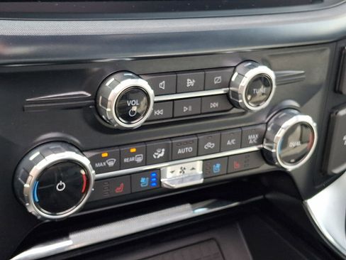 Used 2023 Ford F150 Limited image 17