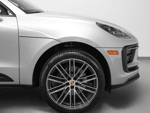 Certified 2026 Porsche Macan image 15