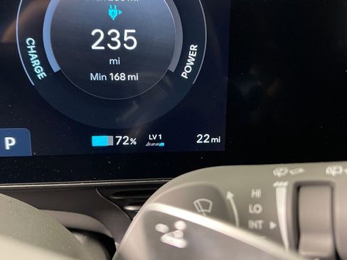 Used 2025 Hyundai Ioniq 5 SEL image 21