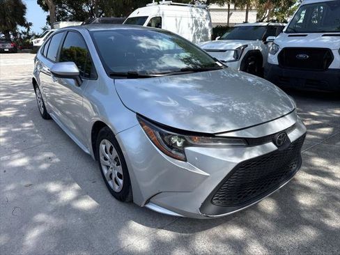 Used 2022 Toyota Corolla LE FWD image 4