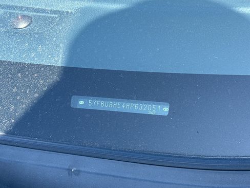 Used 2017 Toyota Corolla SE w/ Carpet Mat Package (TMS) image 7