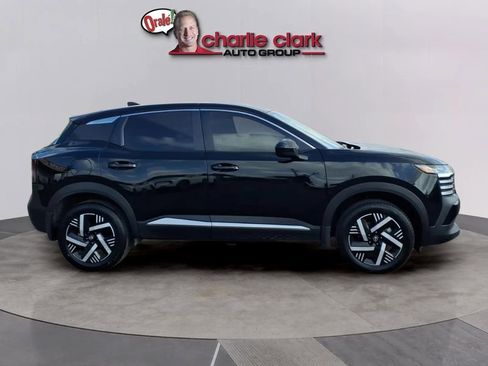 Used 2025 Nissan Kicks SV image 6