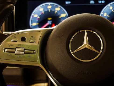 Used 2023 Mercedes-Benz G 550 image 17