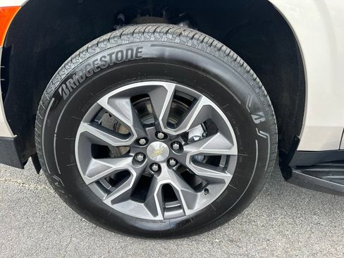 Used 2021 Chevrolet Tahoe LT w/ LT Signature Package RWD image 11