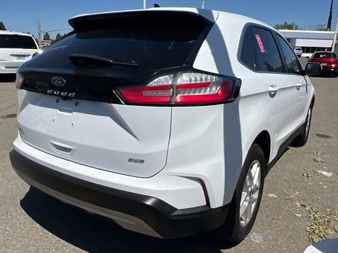 Used 2022 Ford Edge SEL image 4