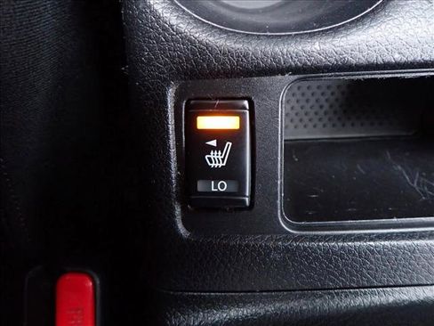 Used 2018 Nissan Rogue SL w/ Premium Package image 23