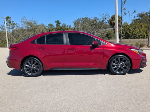 Used 2024 Toyota Corolla SE image 4