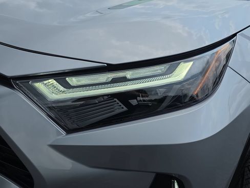 Used 2025 Toyota RAV4 XSE AWD/4WD image 31