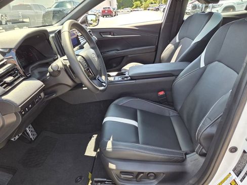 Certified 2025 Toyota Camry SE w/ Convenience Package FWD image 5